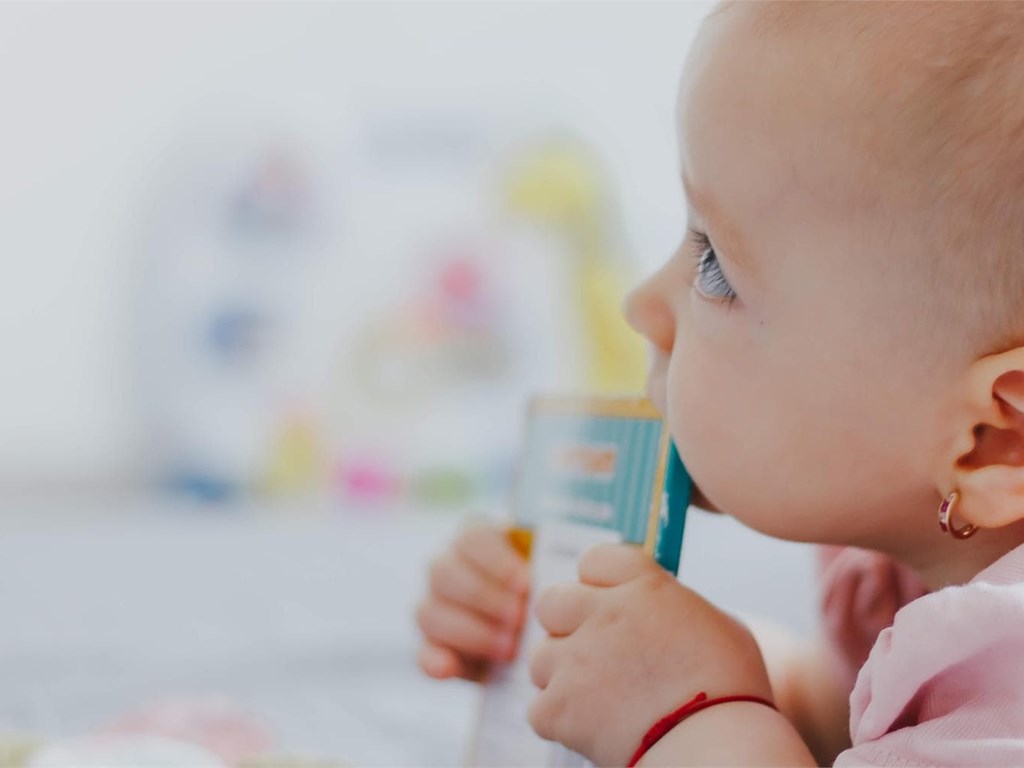 ¿Debemos revisar la boca y cuidar de la salud oral del bebé?