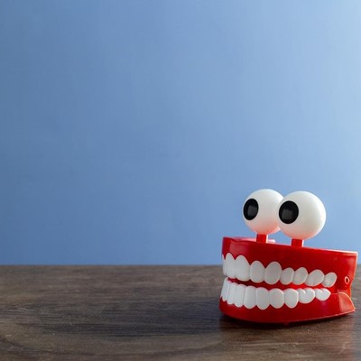 Las manchas en las encías: ¿cómo evitarlas?