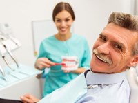 ¿Qué son los microimplantes dentales?