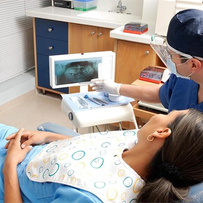¿Tiene que ser gratuita la primera consulta con el dentista?